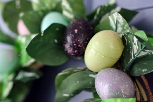 Tinker great blue Easter wreath itself
