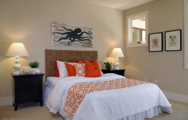 Set fresh accents - sofas and cushions in cool, modern style