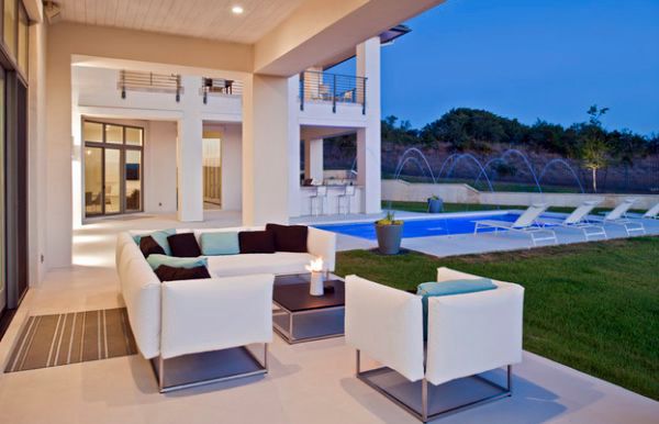 Set fresh accents - sofas and cushions in cool, modern style