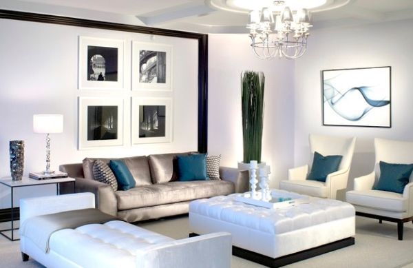 Set fresh accents - sofas and cushions in cool, modern style