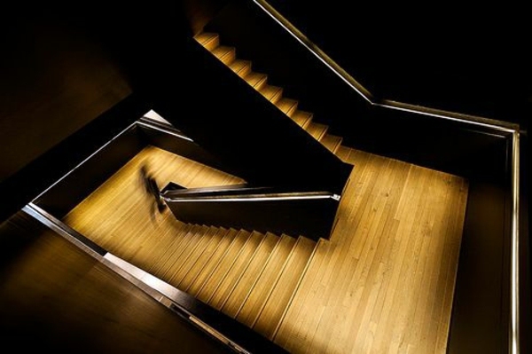 101 modern stairs appear as an eye-catcher in your home