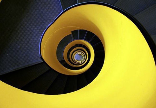 101 modern stairs appear as an eye-catcher in your home