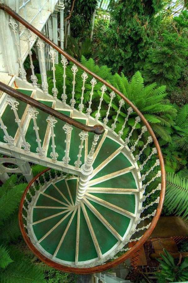 101 modern stairs appear as an eye-catcher in your home