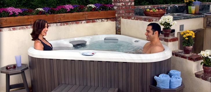 Portable hot tub for outdoor fun in the garden or swimming pool? Portable hot tub for outdoor fun in the garden or swimming pool?