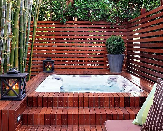 Portable hot tub for outdoor fun in the garden or swimming pool? Portable hot tub for outdoor fun in the garden or swimming pool?