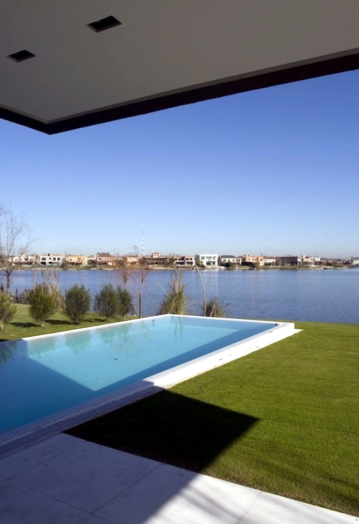 A Black Modern House A Black Modern House