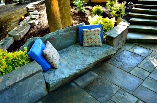 Boulders in the garden for a more beautiful landscape