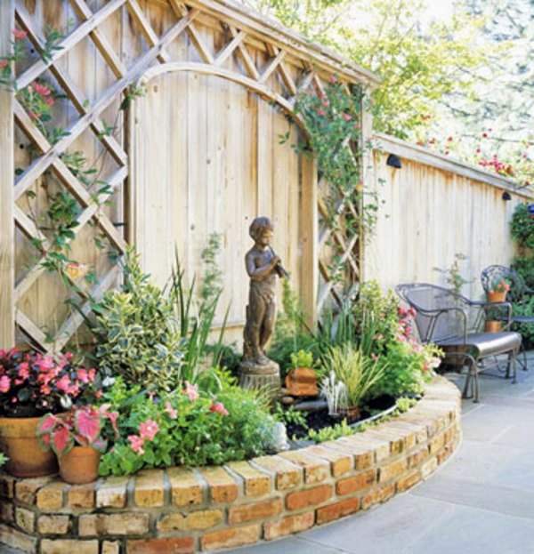 Patio Tour: Classic courtyard with pond and fountain ... Patio Tour: Classic courtyard with pond and fountain ... on Courtyard Pond Ideas id=15787