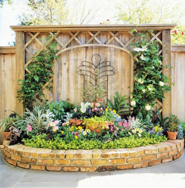 Patio Tour: Classic courtyard with pond and fountain ... Patio Tour: Classic courtyard with pond and fountain ... on Courtyard Pond Ideas id=85535