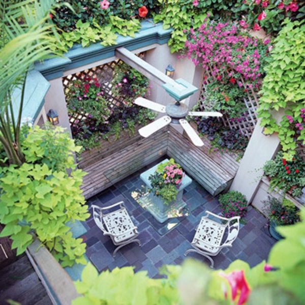 Patio Tour: Classic courtyard with pond and fountain ... Patio Tour: Classic courtyard with pond and fountain ... on Courtyard Pond Ideas id=59150
