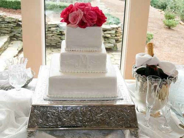 Tiered wedding cakes - the symbol of every wedding ceremony Tiered wedding cakes - the symbol of every wedding ceremony