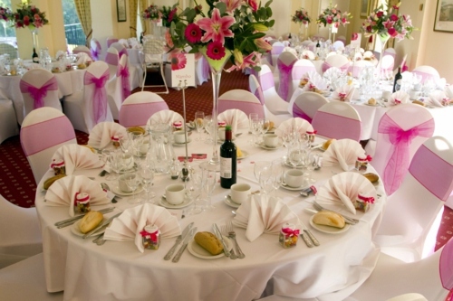 Wedding decoration ideas - enchanting table and Hochzeitssaaldeko