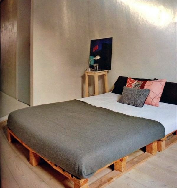 Build bed frames themselves - DIY bed frame from Euro pallets