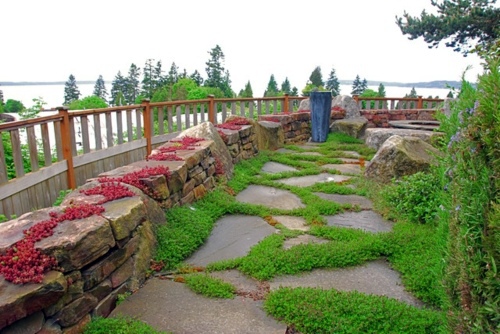 Stone slabs in the garden - useful advice for the design in the landscape style