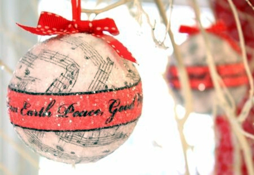 25 DIY Christmas decorations for you