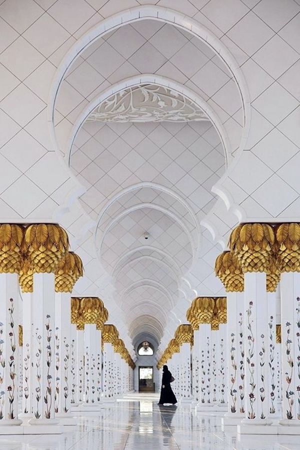 Ceiling covering turns the room into a work of art