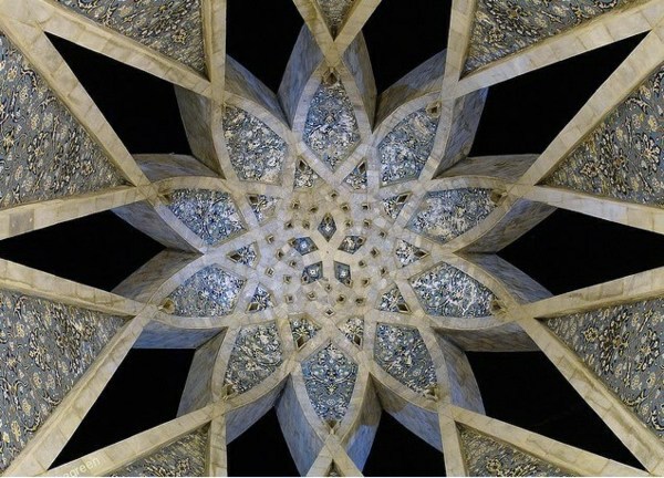 Ceiling covering turns the room into a work of art