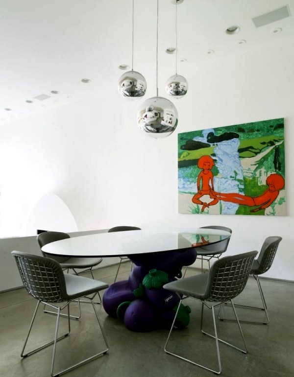 A modern house in Los Angeles with creative furniture design A modern house in Los Angeles with creative furniture design