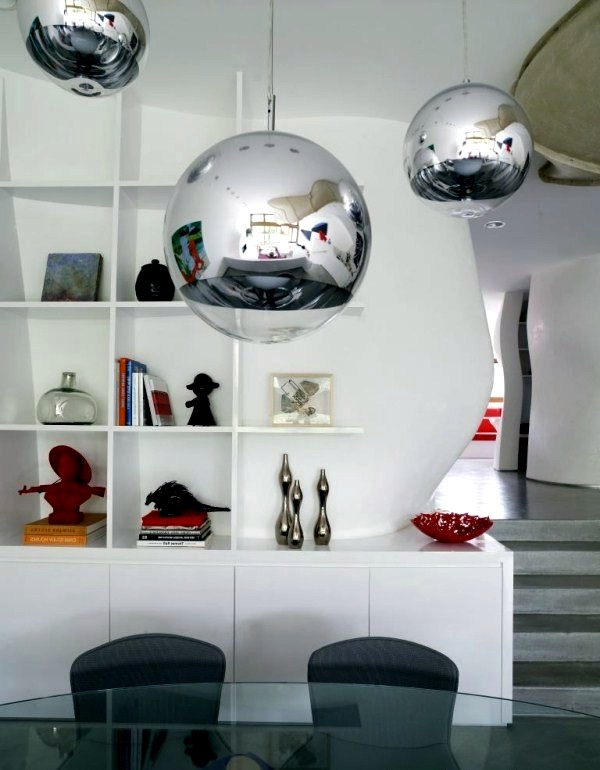 A modern house in Los Angeles with creative furniture design A modern house in Los Angeles with creative furniture design