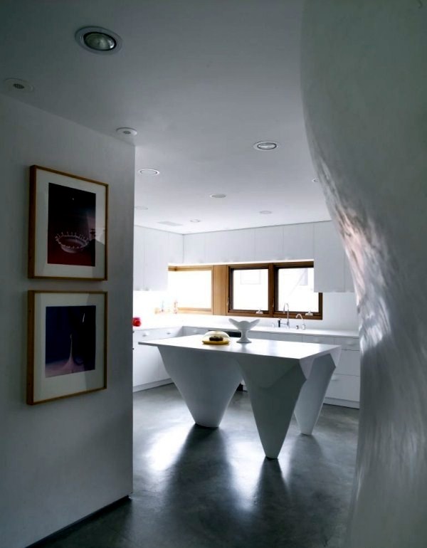 A modern house in Los Angeles with creative furniture design A modern house in Los Angeles with creative furniture design