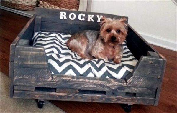 Make great dog beds from Euro pallets themselves - dog beds made of wood Make great dog beds from Euro pallets themselves - dog beds made of wood