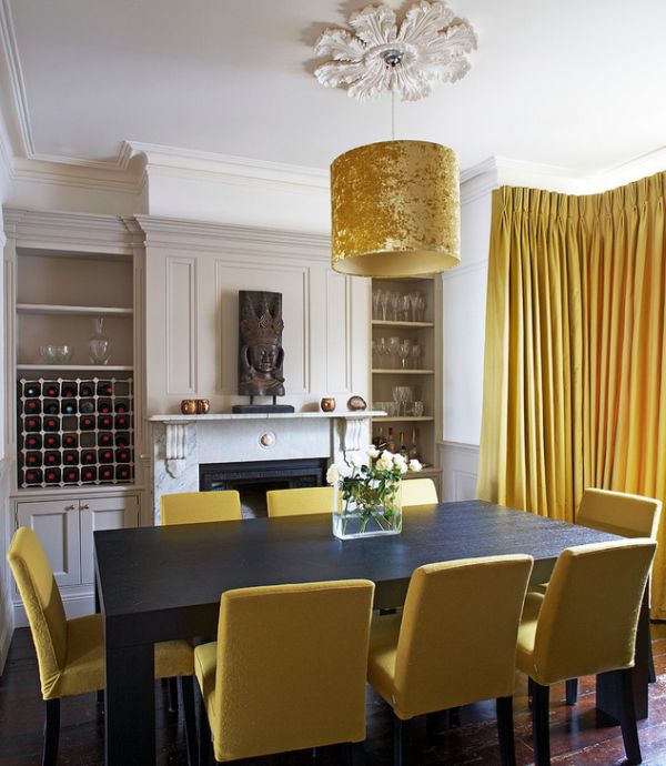 Golden accents: Modern interior with golden luster