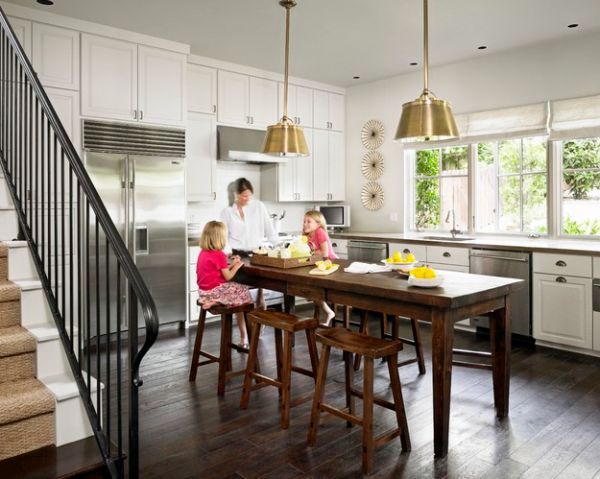 Golden accents: Modern interior with golden luster