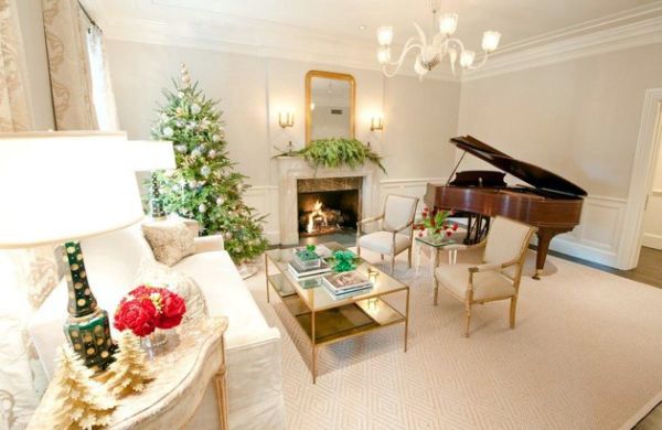 Golden accents: Modern interior with golden luster