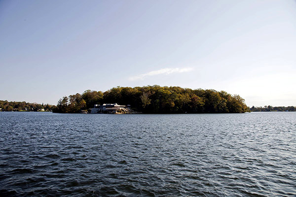 The private island of Angelina Jolie and Brad Pitt