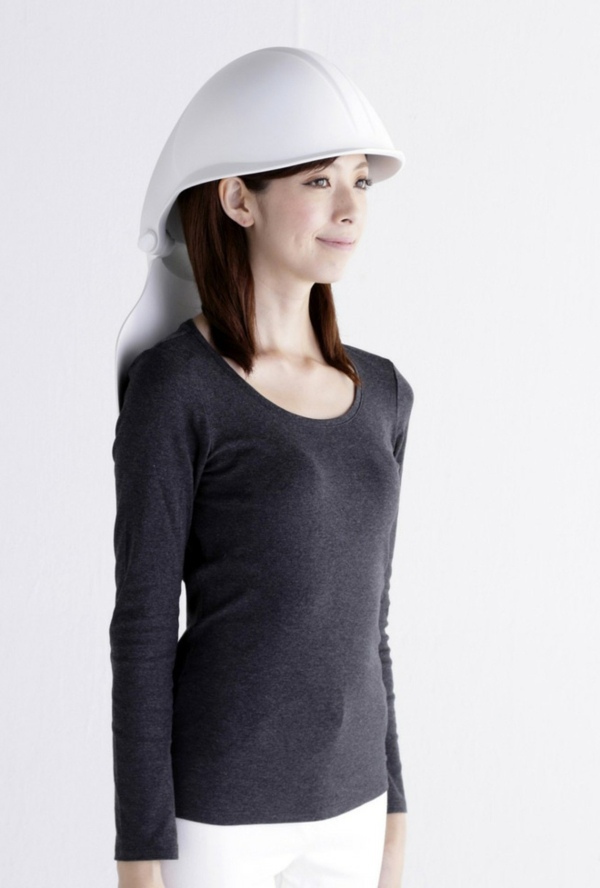 Möbel - Chair and helmet combined in a