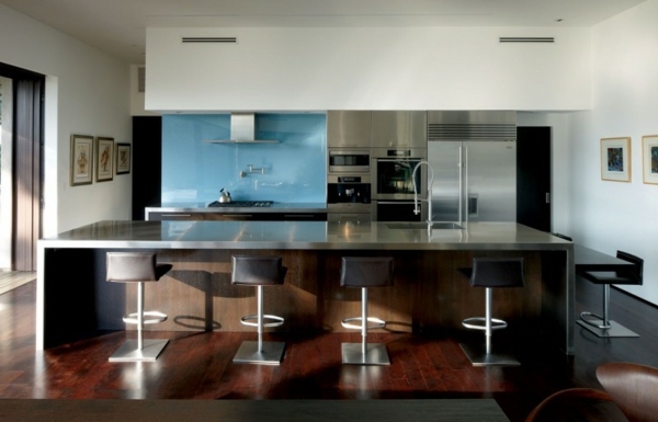 Mandeville Canyon Residence by Griffin Enright Architects