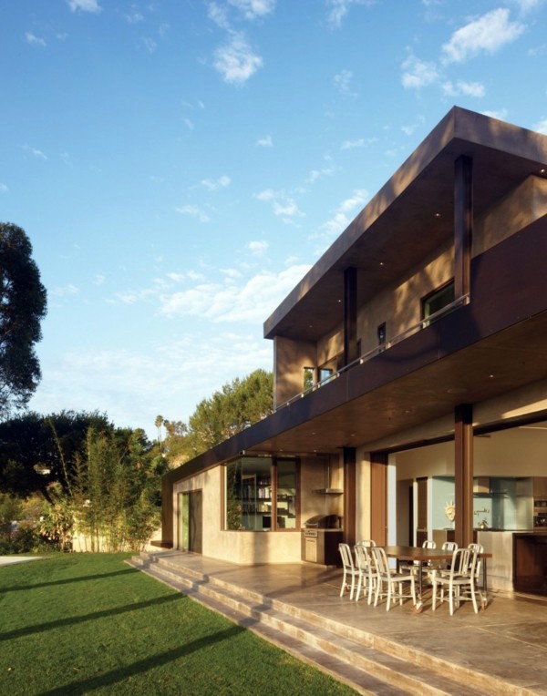 Mandeville Canyon Residence by Griffin Enright Architects