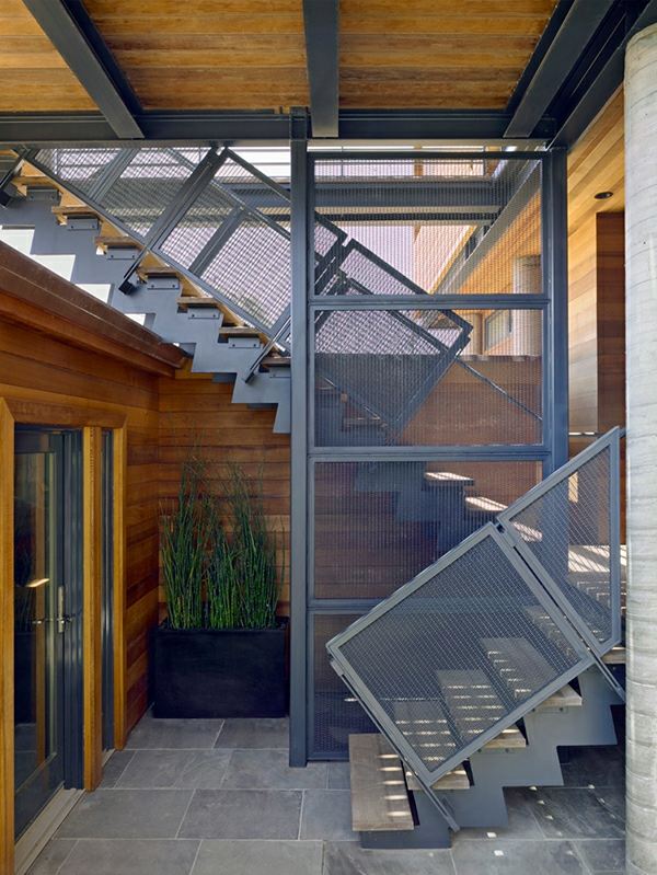 Ingenious house design offers protection against flooding