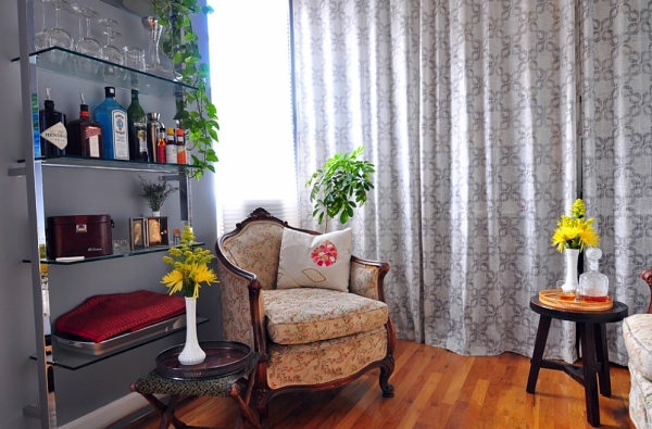A glass shelves are stylish and modern in the Room