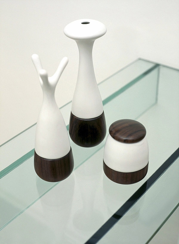 A glass shelves are stylish and modern in the Room