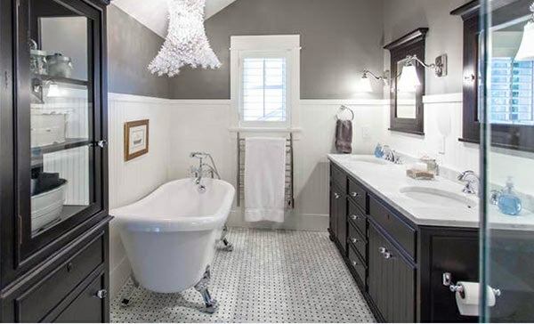 Freestanding bathtubs in Victorian style