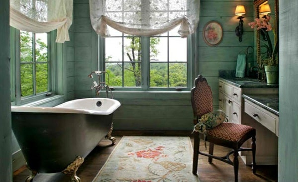Freestanding bathtubs in Victorian style