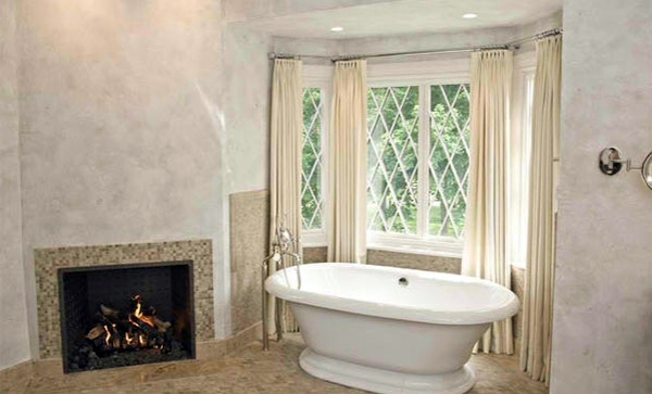 Freestanding bathtubs in Victorian style