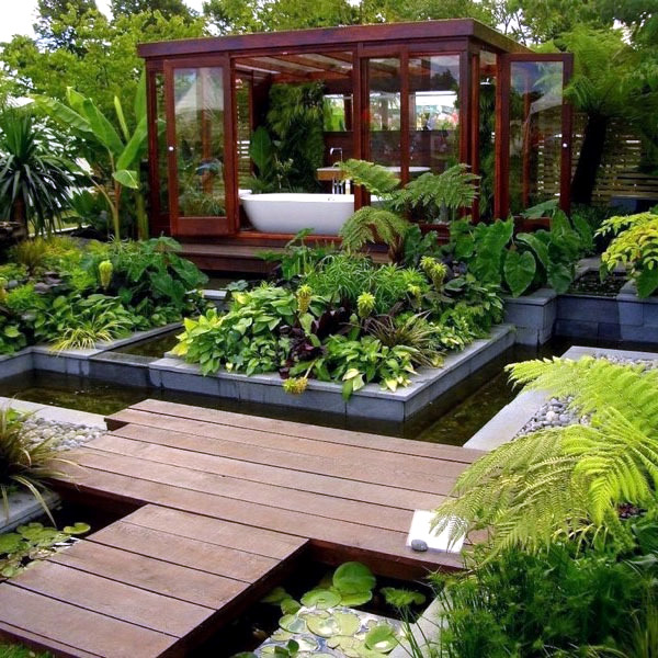 Bathtubs with views of nature