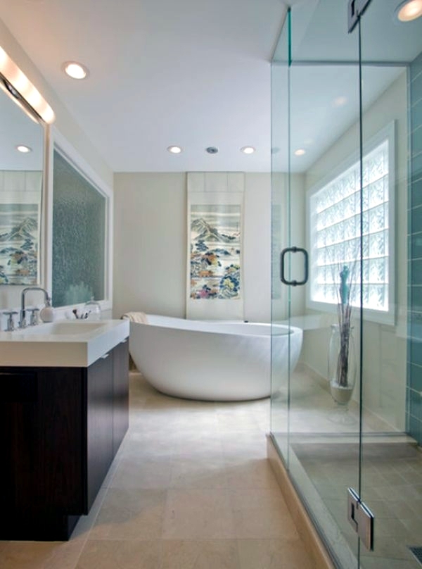 Freestanding bathtub in modern bathroom