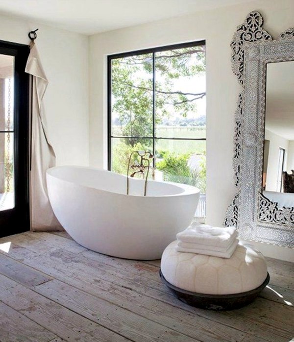 Freestanding bathtub in modern bathroom