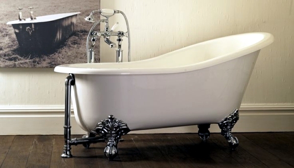 Freestanding bathtub in modern bathroom