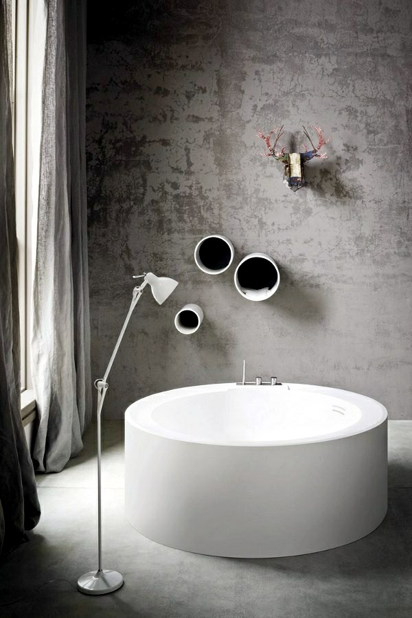 Freestanding bathtub in modern bathroom