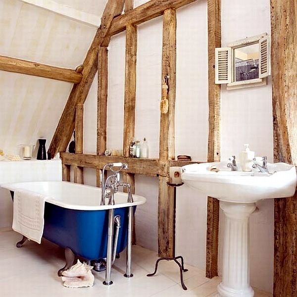 Freestanding bathtub in modern bathroom