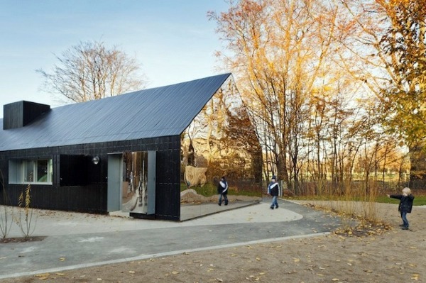 Designer house located with mirrored façade in Copenhagen