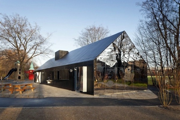 Designer house located with mirrored façade in Copenhagen