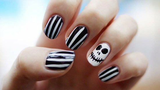 Nail Polish Ideas for Halloween - 40 inspiring nail design pictures Nail Polish Ideas for Halloween - 40 inspiring nail design pictures