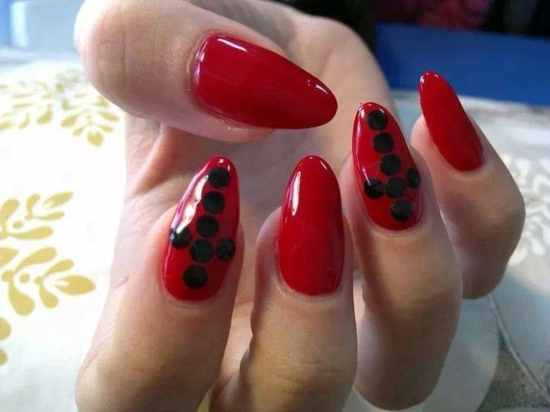 Nail Polish Ideas for Halloween - 40 inspiring nail design pictures Nail Polish Ideas for Halloween - 40 inspiring nail design pictures