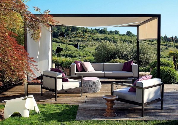 Pergola in the garden – a perfect shade in summer