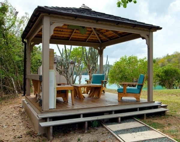 Pergola in the garden - a perfect shade in summer